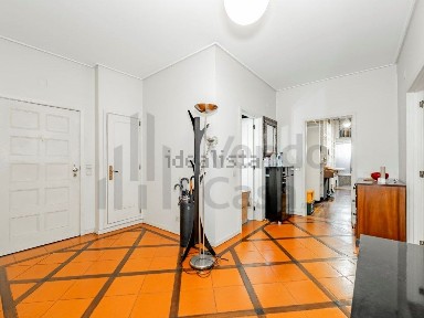 Apartamento T4 à venda na Rua Monsenhor Ferreira, 400