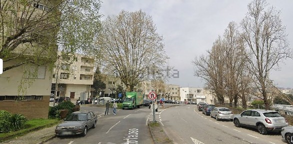Apartamento T4 à venda na Travessa António Menici Malheiro, 51