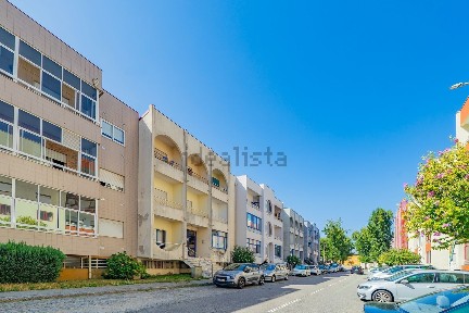 Apartamento T2 à venda na Rua Álvaro Carneiro