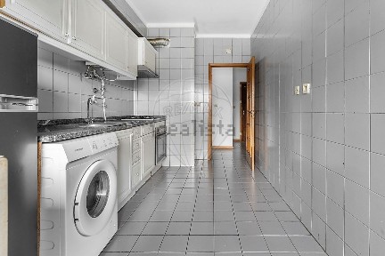 Apartamento T2 à venda na Avenida Antero de Quental