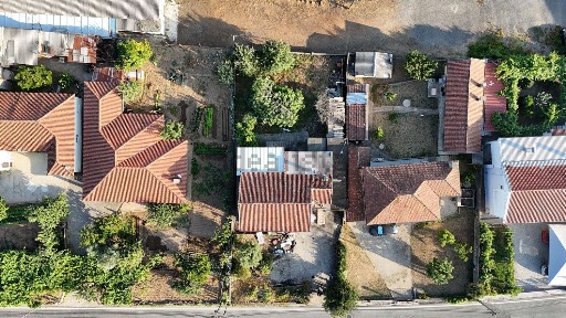 Moradia independente à venda na Rua Nicolau Coelho, 4610 -300