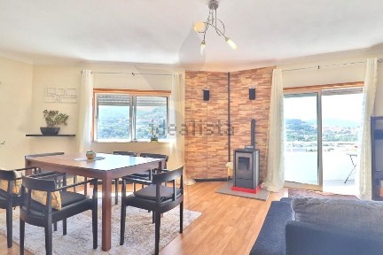 Apartamento T2 à venda na Rua Óscar Dias Pereira, 31