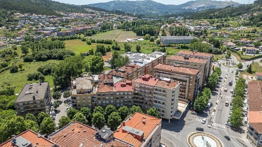 Apartamento T3 à venda na Rua Teixeira Ribeiro
