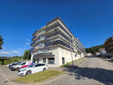Apartamento T3 à venda em Azurém