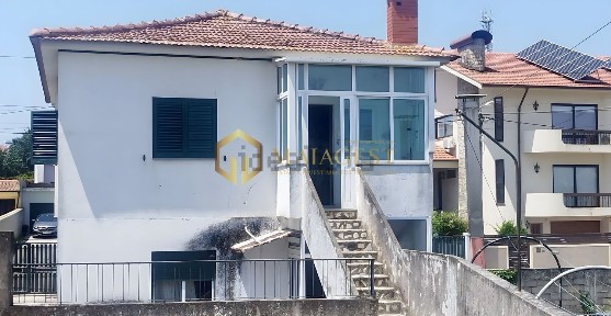 Andar de moradia à venda na Rua José Martins Marques