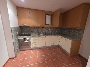 Apartamento T2 à venda em Arco de Baúlhe e Vila Nune
