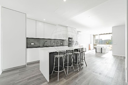 Apartamento T2 à venda na Rua António Fernandes Ferreira Gomes, 49