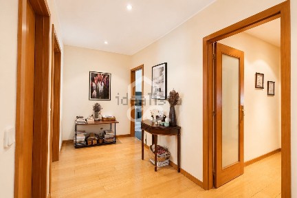 Apartamento T2 à venda na Rua José António Cruz, 68