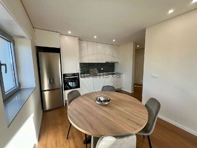 Apartamento T2 à venda na Rua Doutor Augusto César Cerqueira Gomes