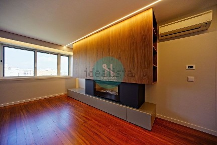 Penthouse à venda na Rua Bernardo Sequeira, 50