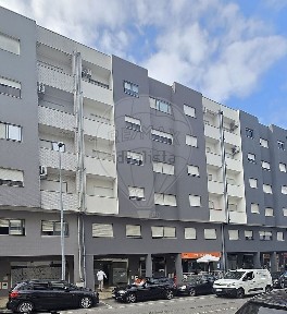 Apartamento T3 à venda na Rua Padre Manuel Guimarães, 153