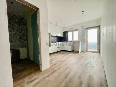 Andar de moradia à venda na Rua Vitorino Nemésio