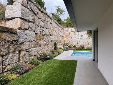 Apartamento T2 à venda na Rua Monte de Baixo, 100