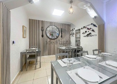 Espaço comercial à venda na Avenida da Portela s/n