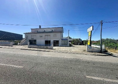 Armazém à venda na Avenida das Cantarias, 94