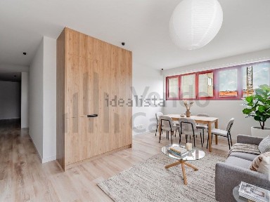 Apartamento T1 à venda na Praça Conselheiro Torres Almeida, 106