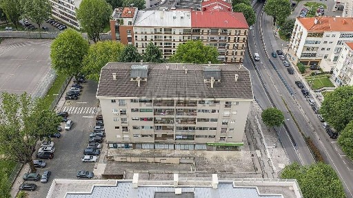 Apartamento T3 à venda na Rua André Soares, 204