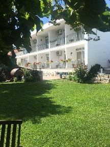 Espaço comercial à venda na Rua de Santa Cruz