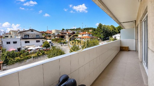 Apartamento T3 à venda na Rua da Calçada