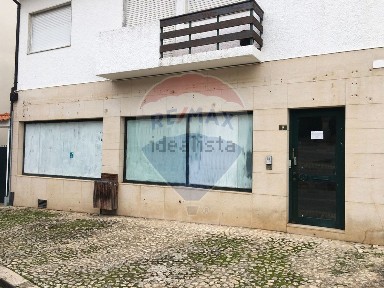 Espaço comercial à venda em Freixo de Espada à Cinta