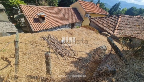 Casa ou moradia à venda em Loivos da Ribeira e Tresouras
