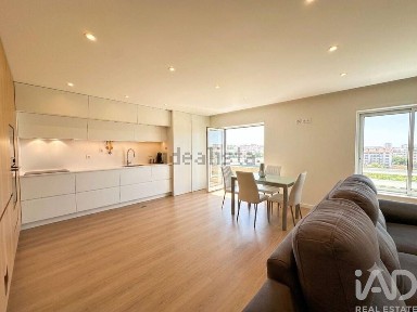 Apartamento T2 à venda em Arcozelo