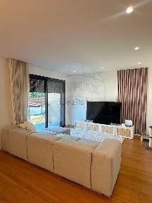 Apartamento T2 à venda na Rua Meio Mundo, 209