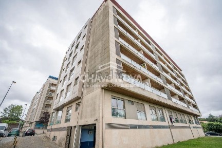 Duplex à venda na Rua António da Costa Pereira, 25