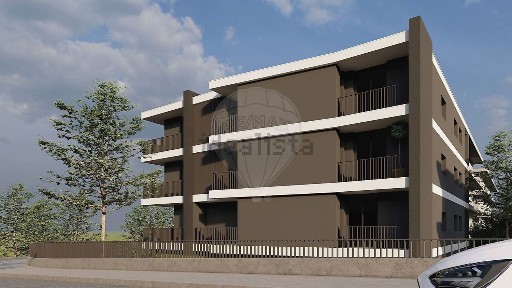 Apartamento T3 à venda na Rua Padre Joaquim Rodrigues Lopes, 12