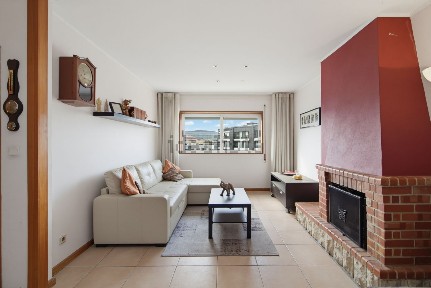 Apartamento T3 à venda em Arcozelo