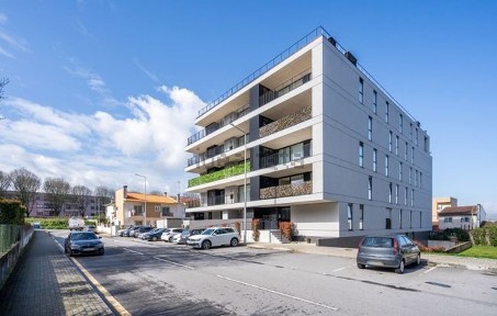 Apartamento T3 à venda na Rua Professor Doutor João Carvalho