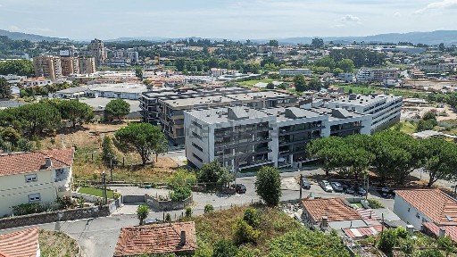 Apartamento T3 à venda na Alameda dos Bargos