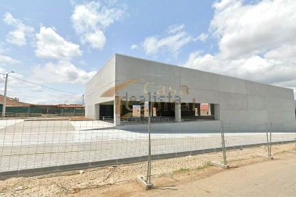 Arrendamento de armazém em Constantim e Vale de Nogueiras