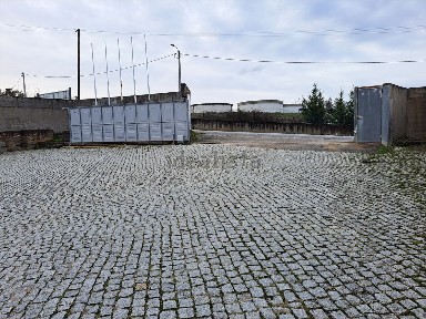 Arrendamento de armazém na Rua Indústria