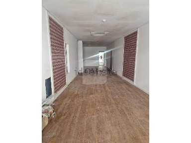 Arrendamento de espaço comercial na Rua dos Combatentes da Grande Guerra