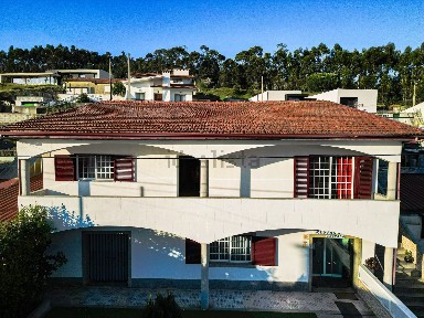 Apartamento T3 à venda na Rua Paço