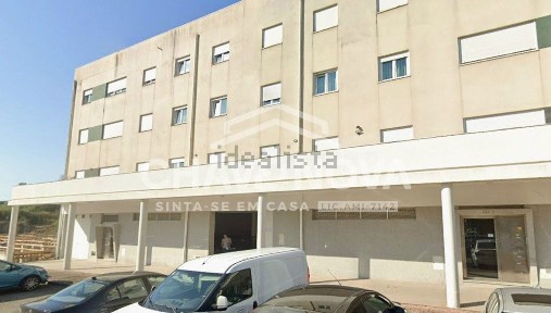 Apartamento T3 à venda na Rua Trivinina, 143