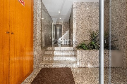 Apartamento T3 à venda na Rua Afonso Palmeira s/n