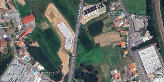 Apartamento T1 à venda na Avenida Centenário da República s/n