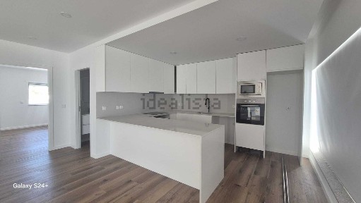 Apartamento T3 à venda em Cabanelas