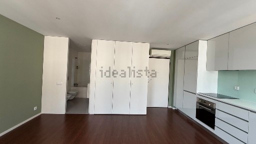 Apartamento T0 à venda na Rua Alfredo Guimarães s/n