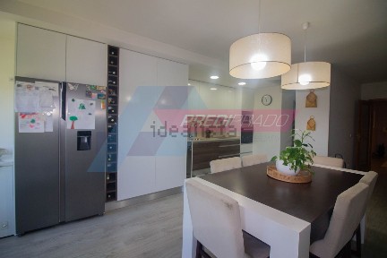 Apartamento T4 à venda em centro