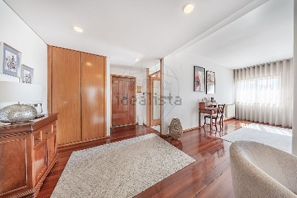Apartamento T4 à venda na Praceta Beato Inácio de Azevedo