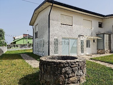 Moradia independente à venda em Vila Chã