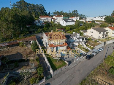 Moradia independente à venda em Lobão