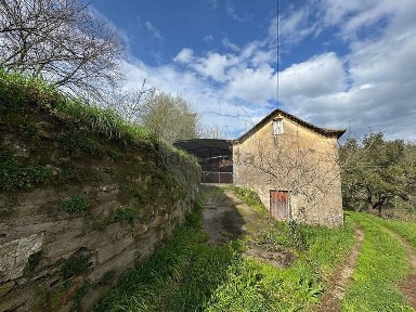 Moradia independente à venda em Ribeira de Fráguas