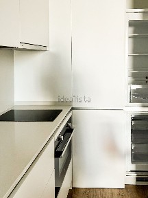 Apartamento T0 à venda na Rua Rómulo de Carvalho