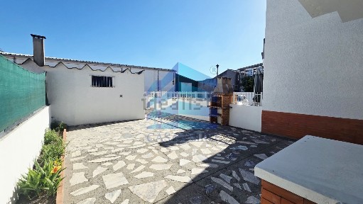 Moradia geminada à venda em Santa Joana