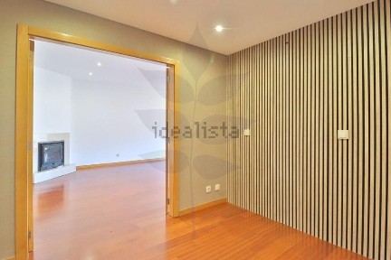 Apartamento T3 à venda na Travessa das Areias de Cima, 16