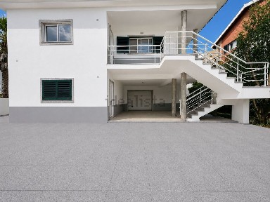 Moradia independente à venda em Eixo e Eirol